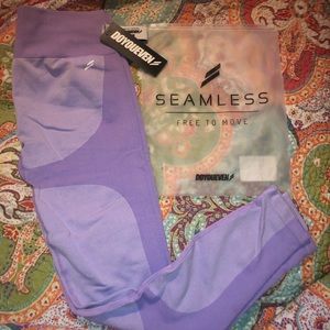 Large DOYOUEVEN seamless lavender leggings